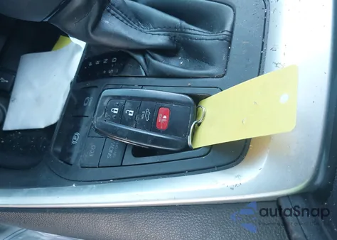 2020 Toyota Rav4 Xle from USA, damaged, VIN JTMP1RFV2LJ029839